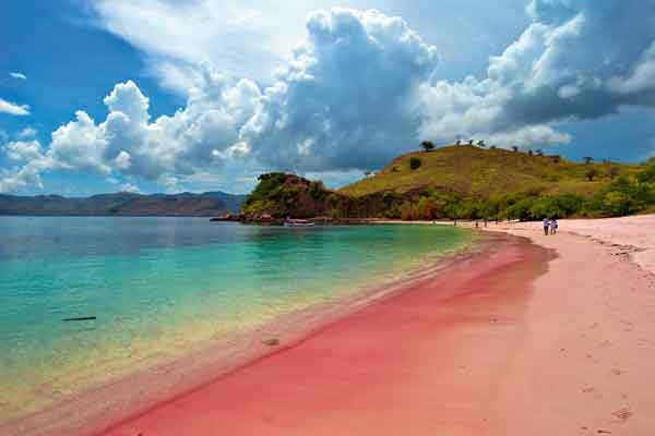 Destinasi Wisata Pantai di Kepulauan Nias